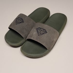 Diamond Supply  embroidered logo slide sandals size 13